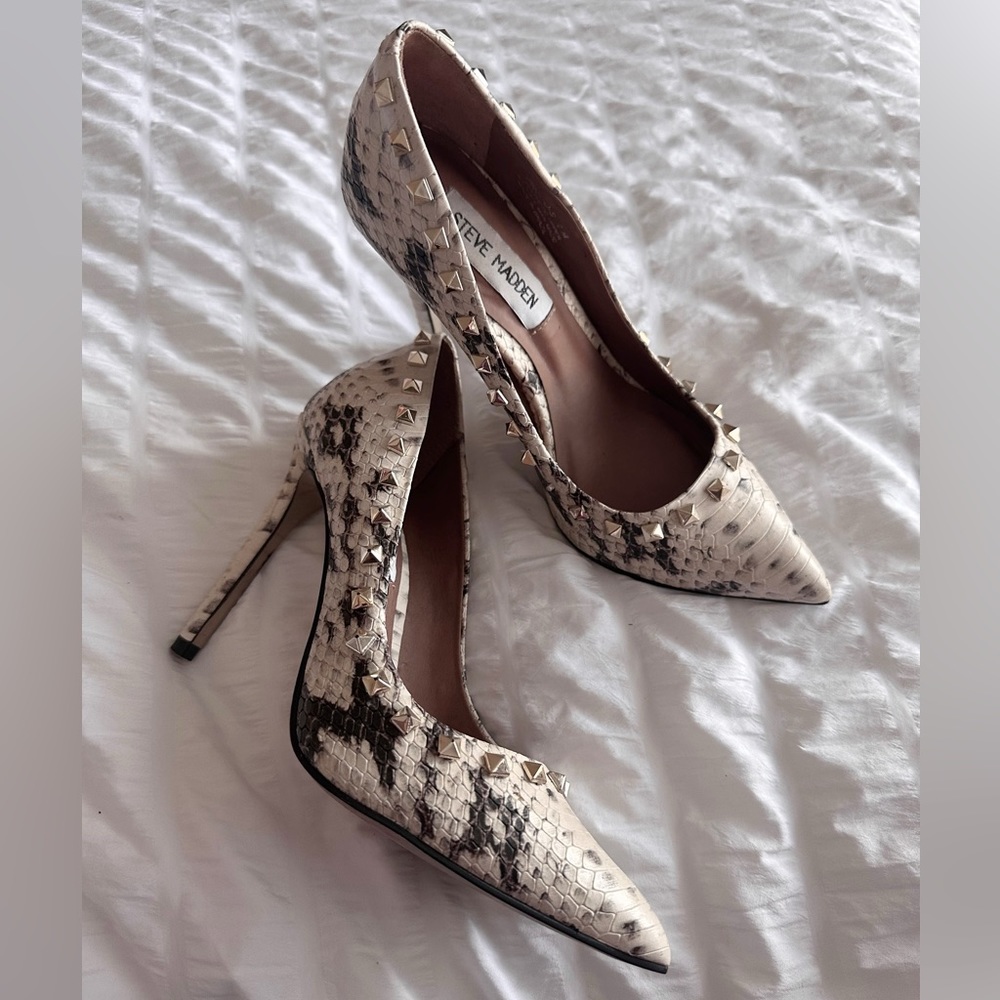 Steve Madden snakeskin pumps Proto-s